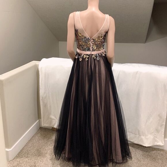 New Embroidered Floral Lace Sequins & beads Mesh Evening Dress - Picture 8 of 14